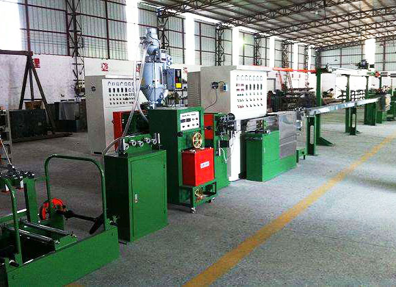 使用貴公司電源線押出機，建筑線押出機，擠